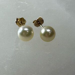 14K Solid Gold 6.1 MM Cultured Pearl Solitaire Earrings w/ Butterfly Backs .9g